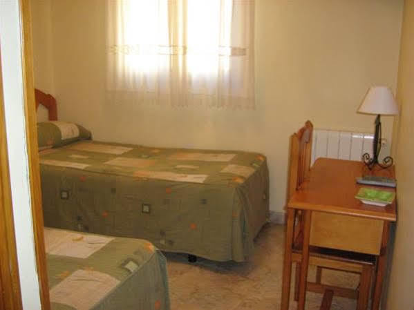 Oyo Hospedaje El Gato Segovia Exteriér fotografie